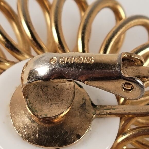 Vintage Emmons Gold Tone White Cabochon Clip-On Earrings Floral Design - Picture 5 of 16